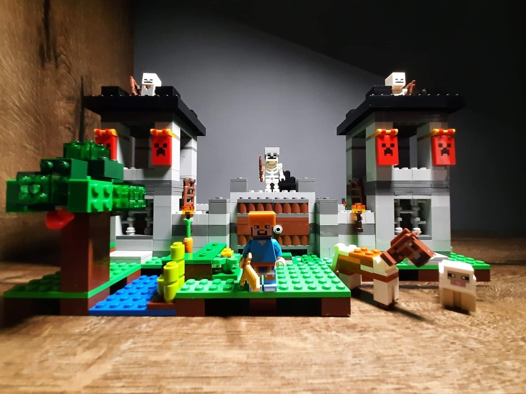 Lego Minecraft 21127 Forteca Niska cena na Allegro.pl