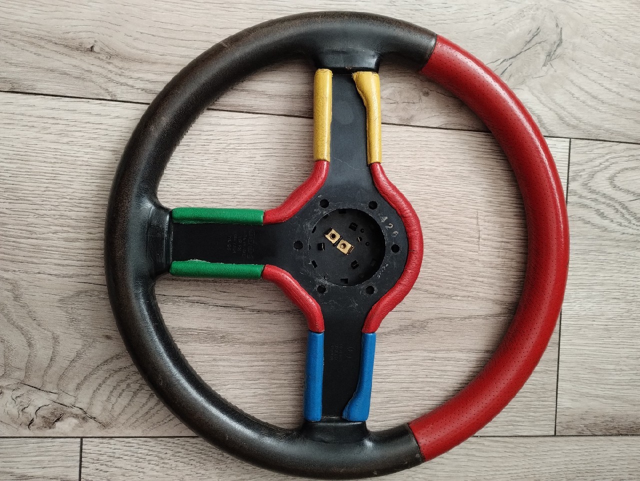 Руль спортивная momo f35 d& в tri color vag Купить в Украине: б/у