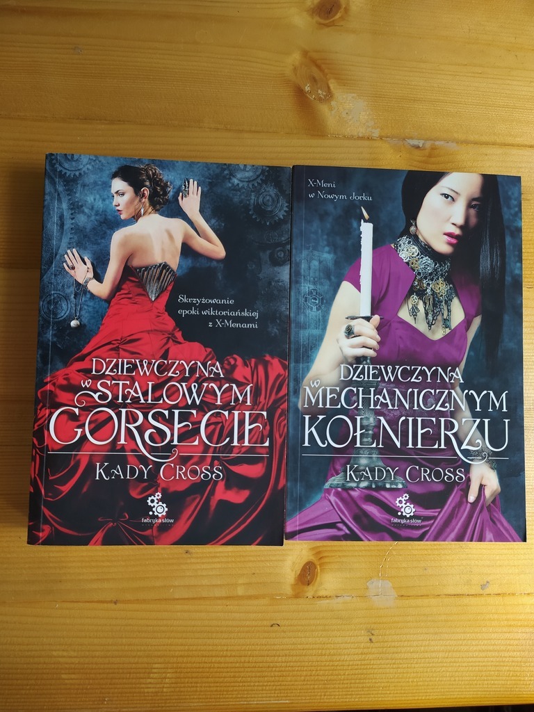 Cross Kady Dziewczyna W Stalowym Gorsecie
