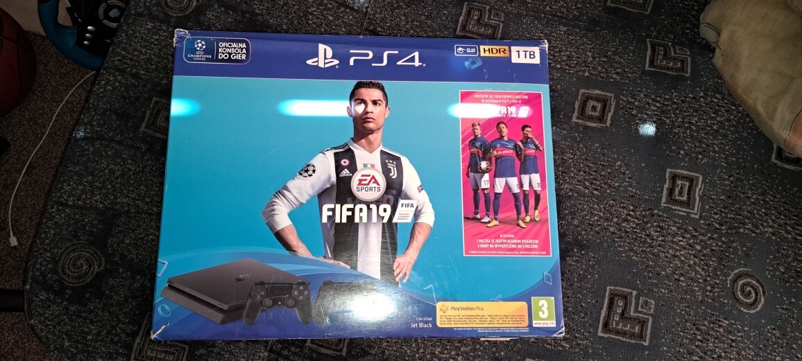 Konsola PlayStation 4 slim 1tb + 2 pady + 1 gra JelczLaskowice Kup