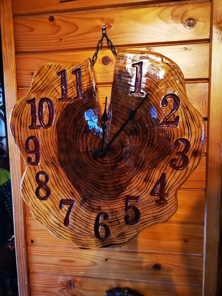 Zdjęcie oferty: Zegar na ścianę z drewna. 