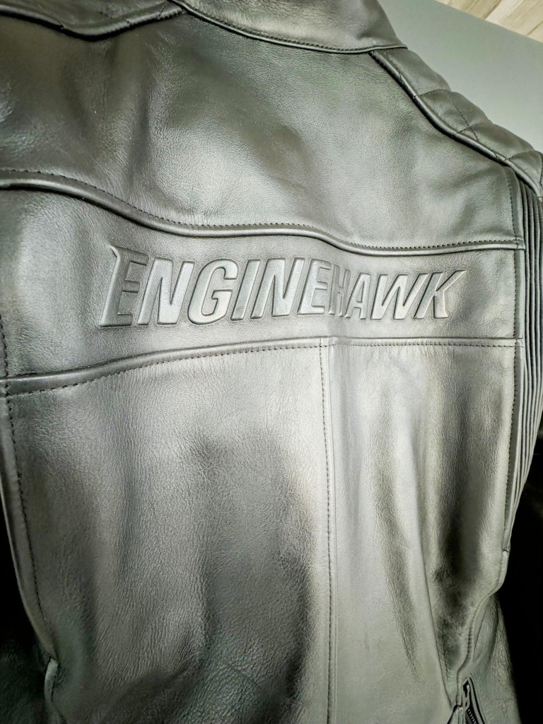 ЧЕРНАЯ ДЛЯ МОТОЦИКЛА КУРТКА КОЖАНАЯ ENGINEHAWK РОЗМЕР M