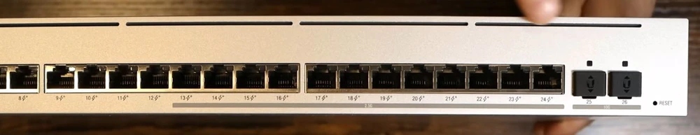 UBIQUITI UniFi Switch Enterprise Layer 3, 24 Port; (12) 2.5 GbE, (12) GbE, PoE+, (2) 10G SFP+, 400W — 9