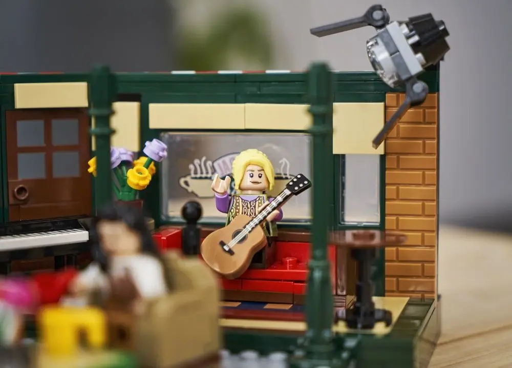 LEGO 21319 - Friends Central Perk Liczba elementów 1070 szt.