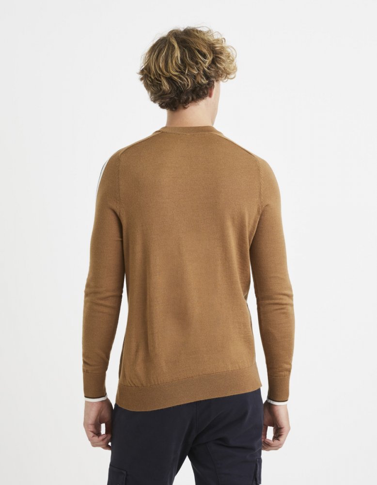 Celio Mikina Veritas