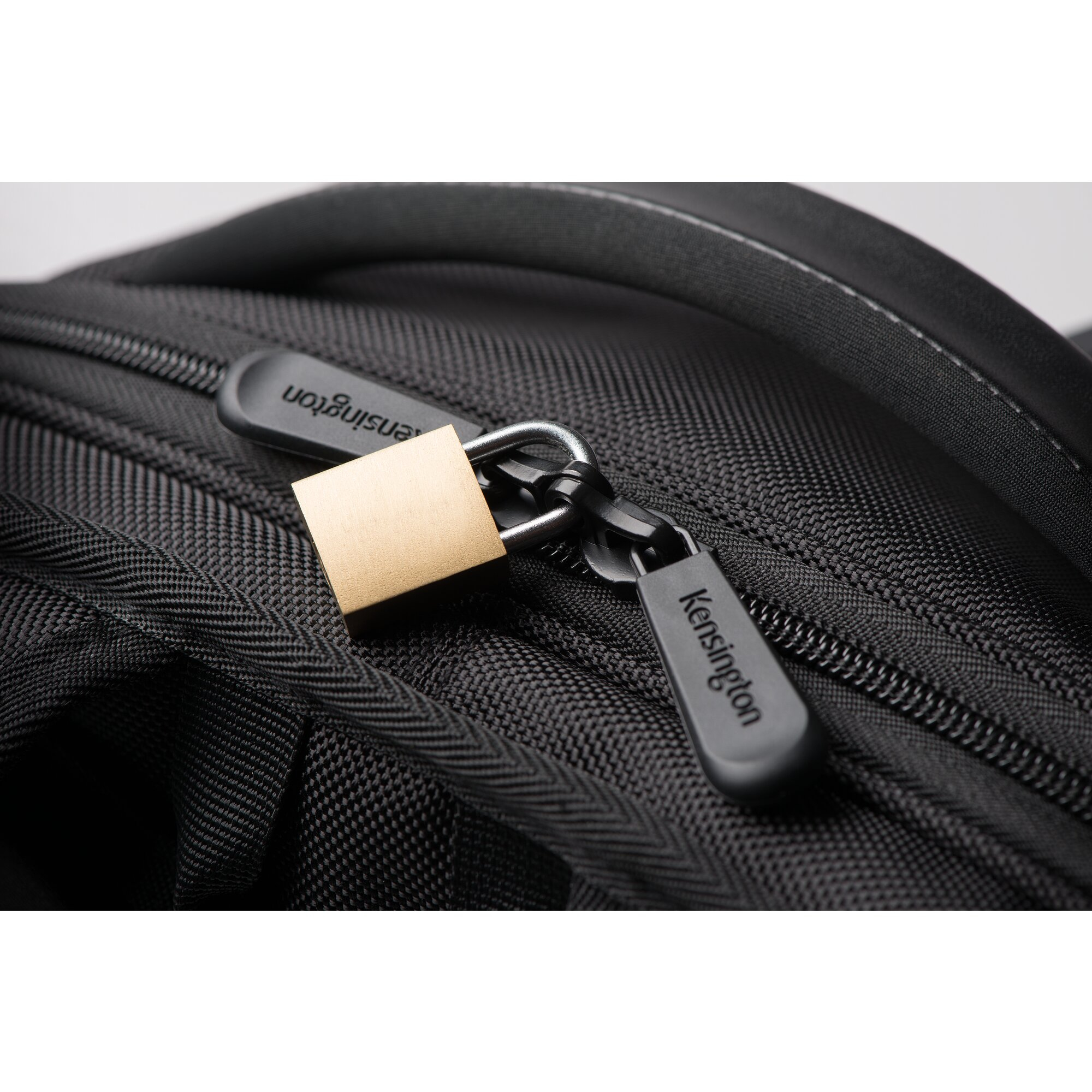 Batoh Kensington Contour 2.0 15.6" (K60382EU)