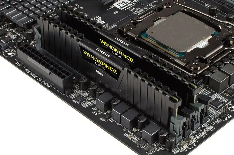 CORSAIR DDR4, 3000MHz 32GB 2x16GB Dimm, 16-20-20-38, XMP 2.0, Vengeance LPX black, Black PCB, 1.35V — 11