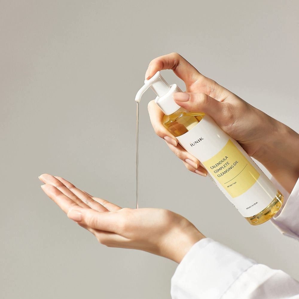 iUNIK Calendula Complete Cleansing Oil, 200 ml - Olejek do demakijażu — 6