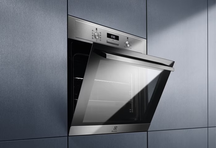 Samostaná vestaná parní trouba Electrolux 600 Pro SteamBake EOD3H40BX