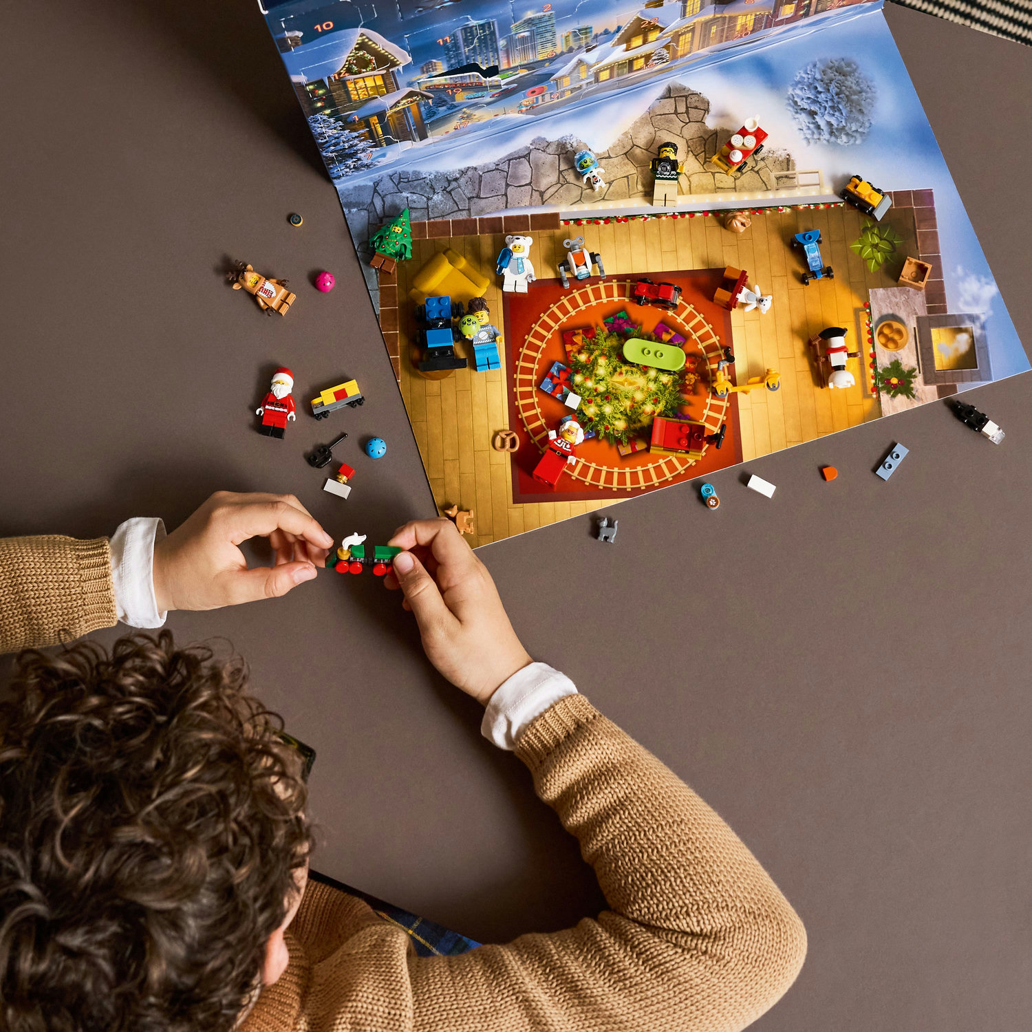 Адвент-календарь LEGO City 60475 2025, 186 деталей и 7 минифигурок, от 5 лет — фото 5
