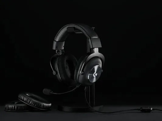 Słuchawki nauszne Logitech G Pro X 7 .1 do gier i gogli VR opis Marka Logitech