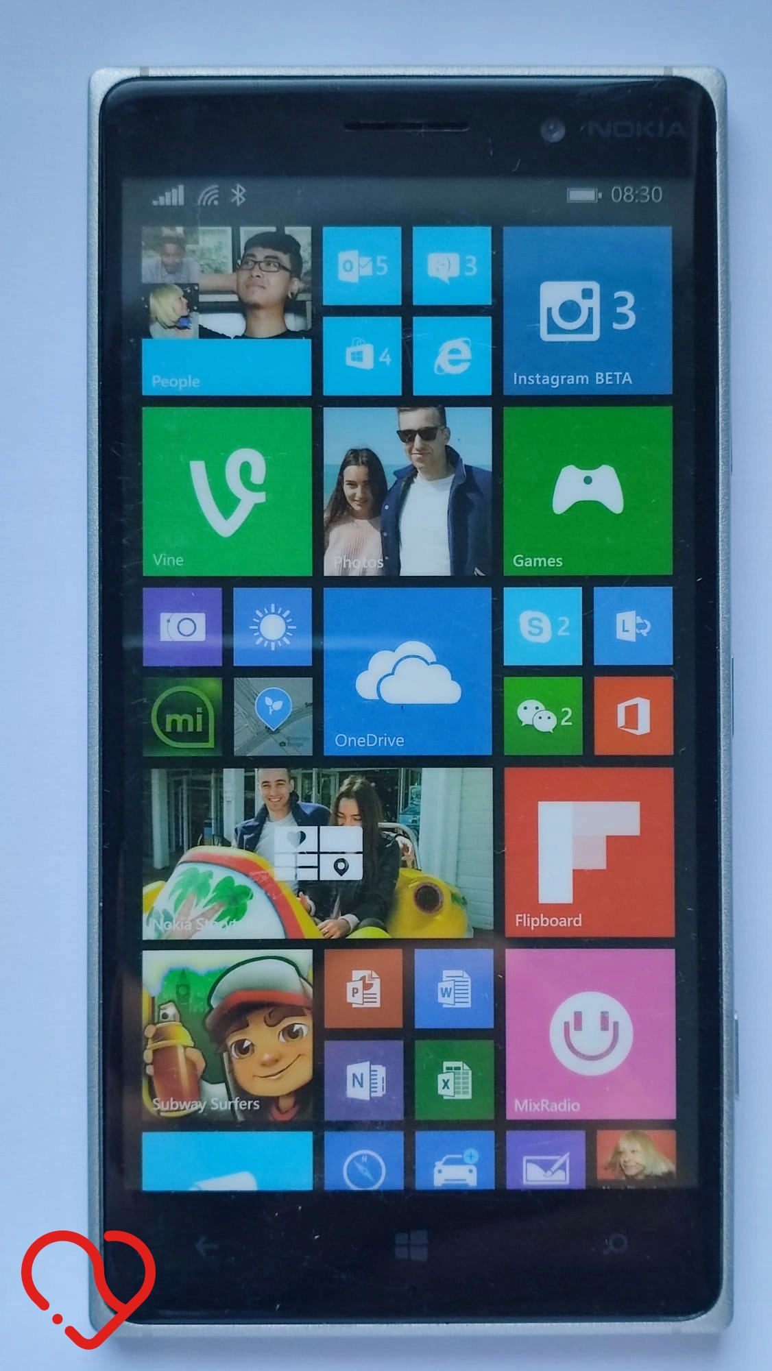 Atrapa eksponat wystawa prezenter telefon smartfon Nokia Lumia 830