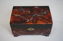 Stara szkatułka orientalna pozytywka pudełko laka masa perłowa