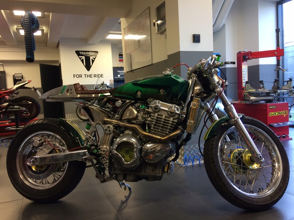 triumph thunderbird 900 custom