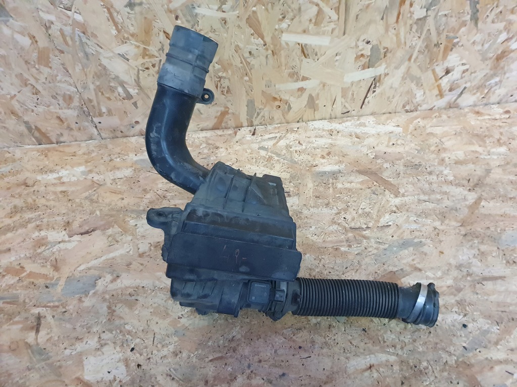 MEGANE III OBUDOWA FILTRA POWIETRZA 8200947663