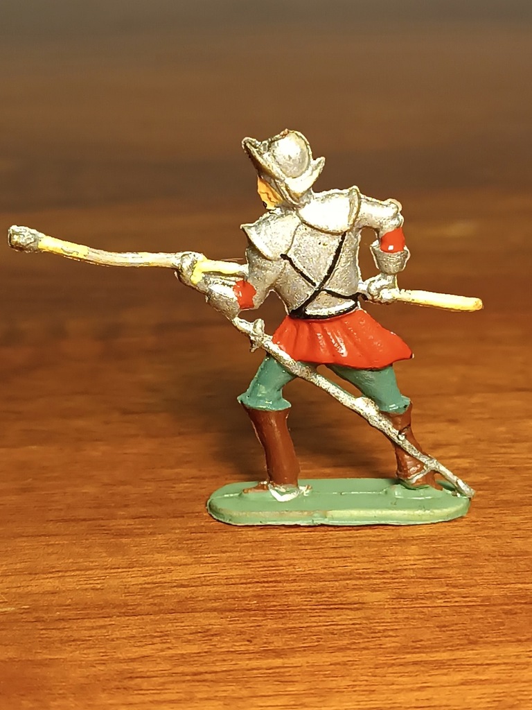 żołnierzyki PRL szwedzki pikinier 2 z czasów "Potopu" płaski