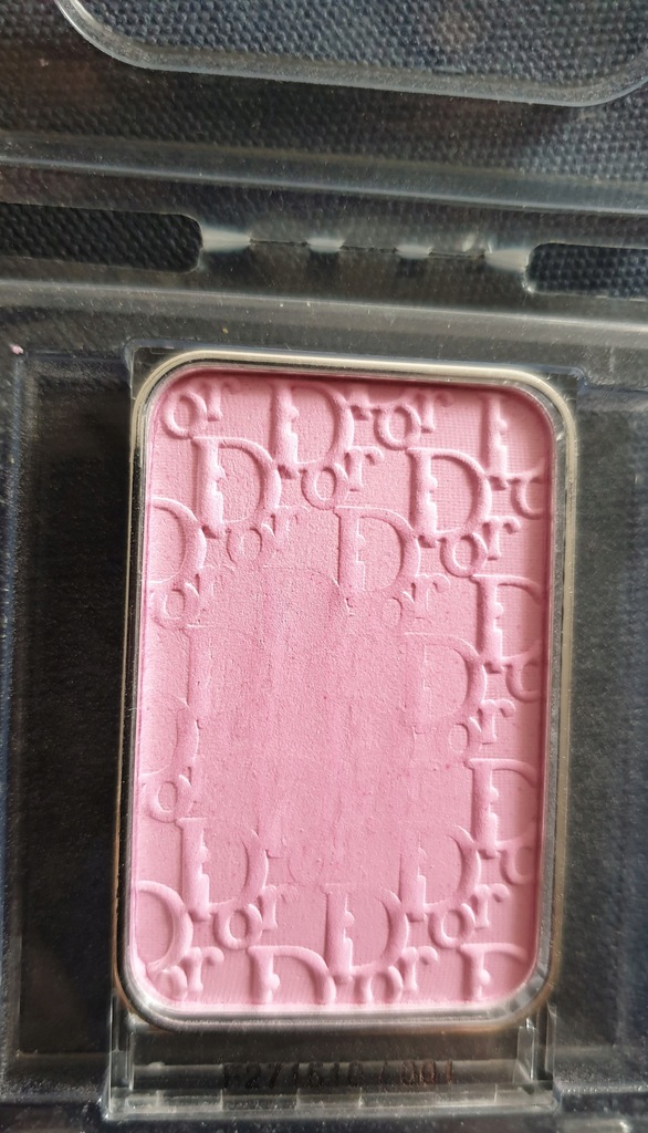 Dior rosy top glow 001 petal