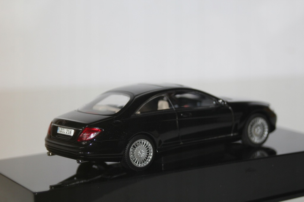 ミニカー AUTOart Mercedes Benz 220D 1:43 AUTOart Mercedes Benz 220D 1:43