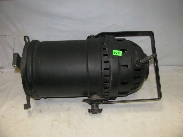 LAMPA ESTRADOWA PAR-64X9 - NR S472