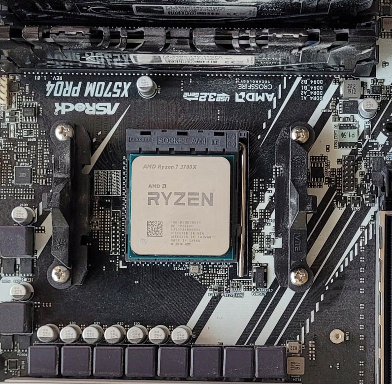 Procesor AMD 3700X 8 x 3,6 GHz
