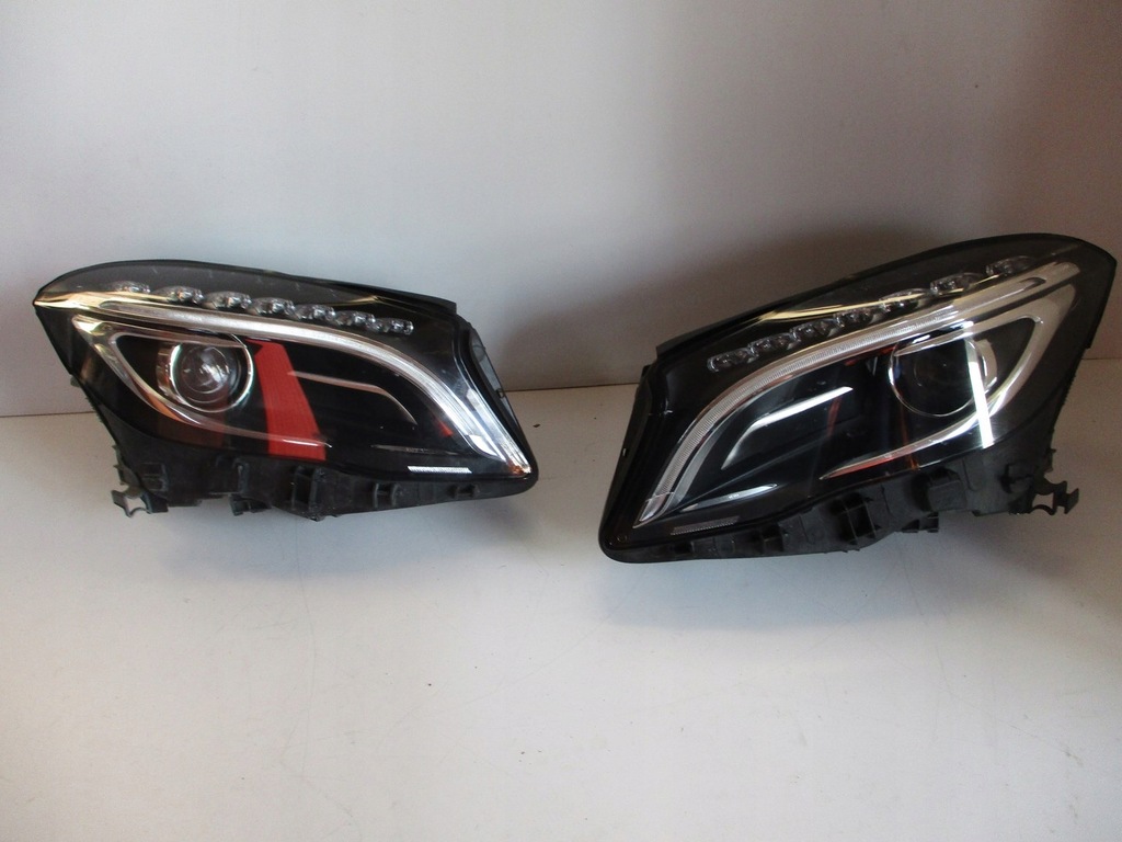 Lampa Lampy Mercedes GLA XENON LED A1569063100