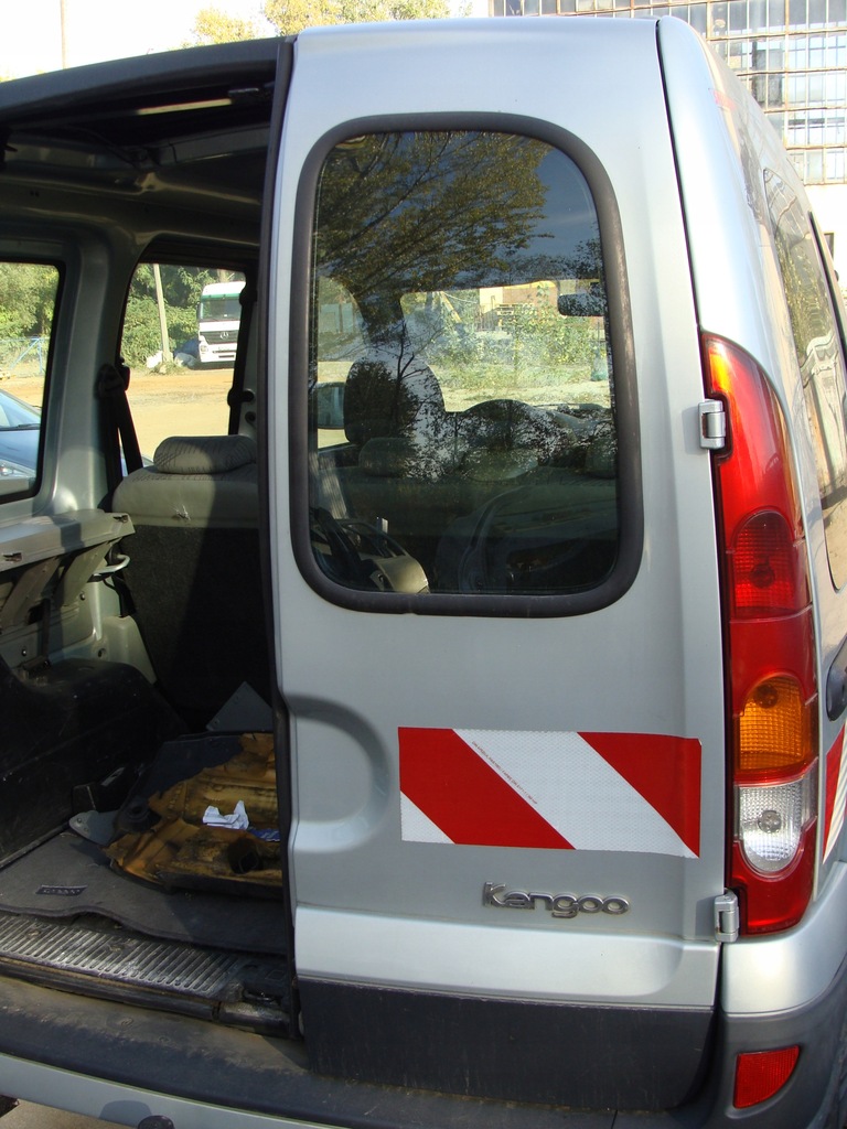 Drzwi skrzydełkowe prawe Renault Kangoo TEB64 7631095715