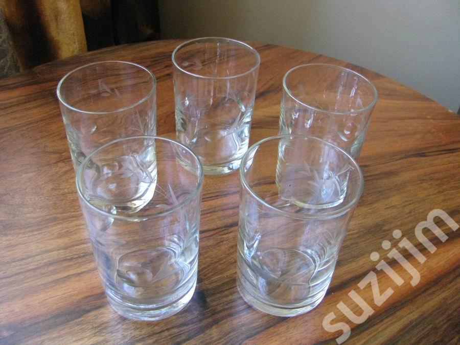 5 zdobionych szklanek
