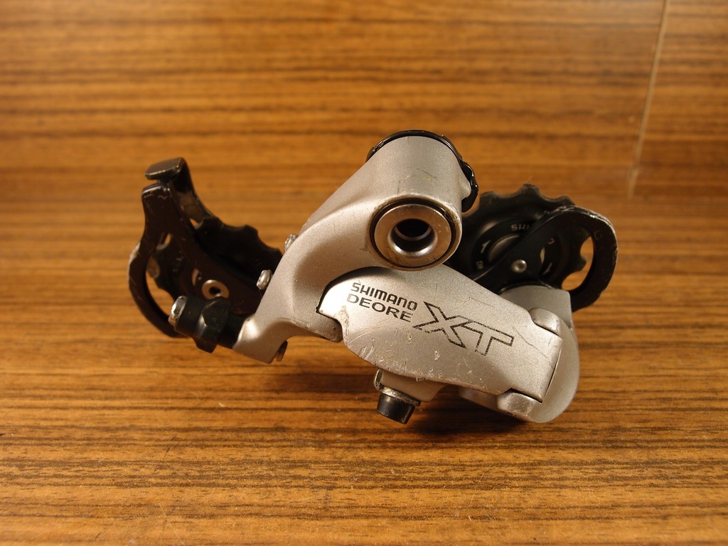 tylna przerzutka Shimano Deore XT RD-M750