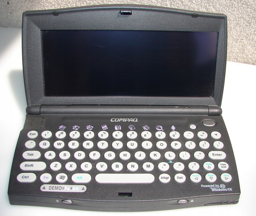 PDA Compaq C-series model 2930a kolor,dotyk