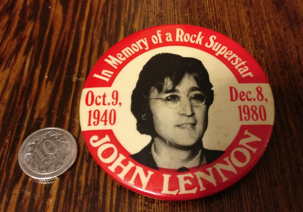 UINIKAT Przypinka In memory of JOHN LENNON USA '80