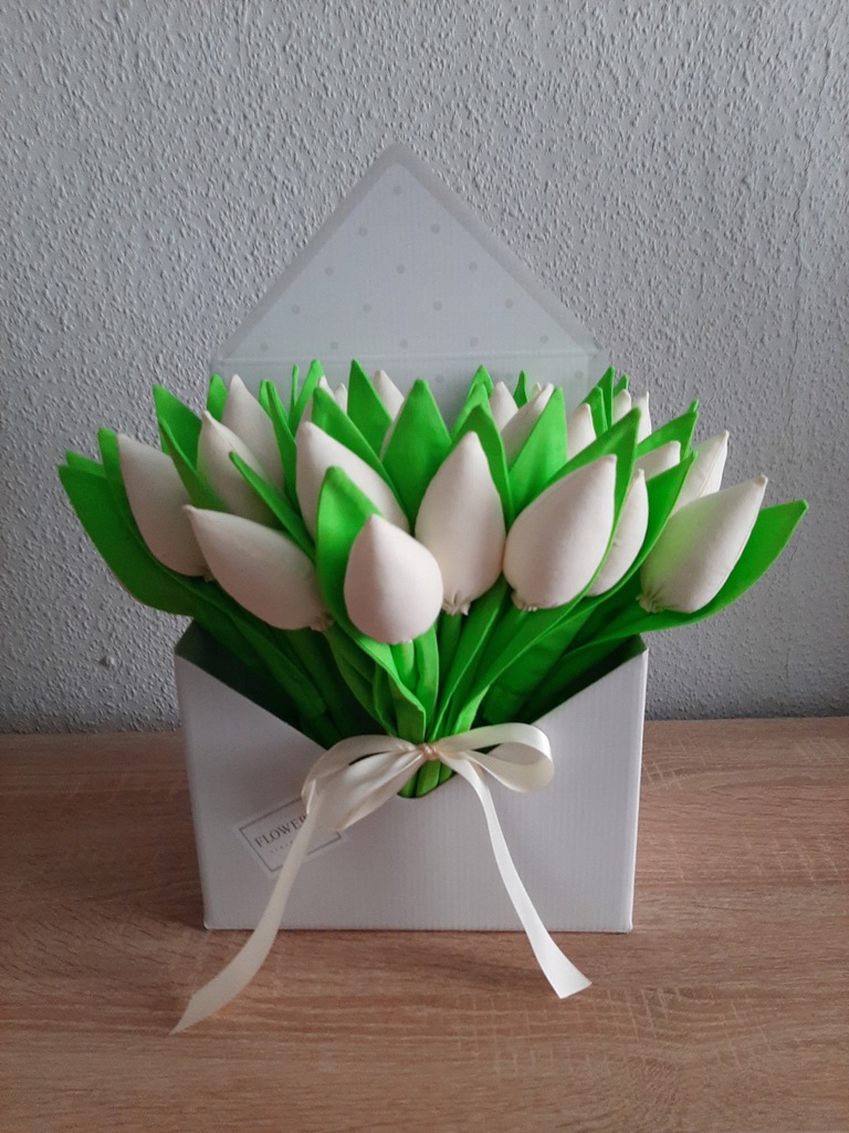 I Komunia Święta tulipany w kopercie flower box