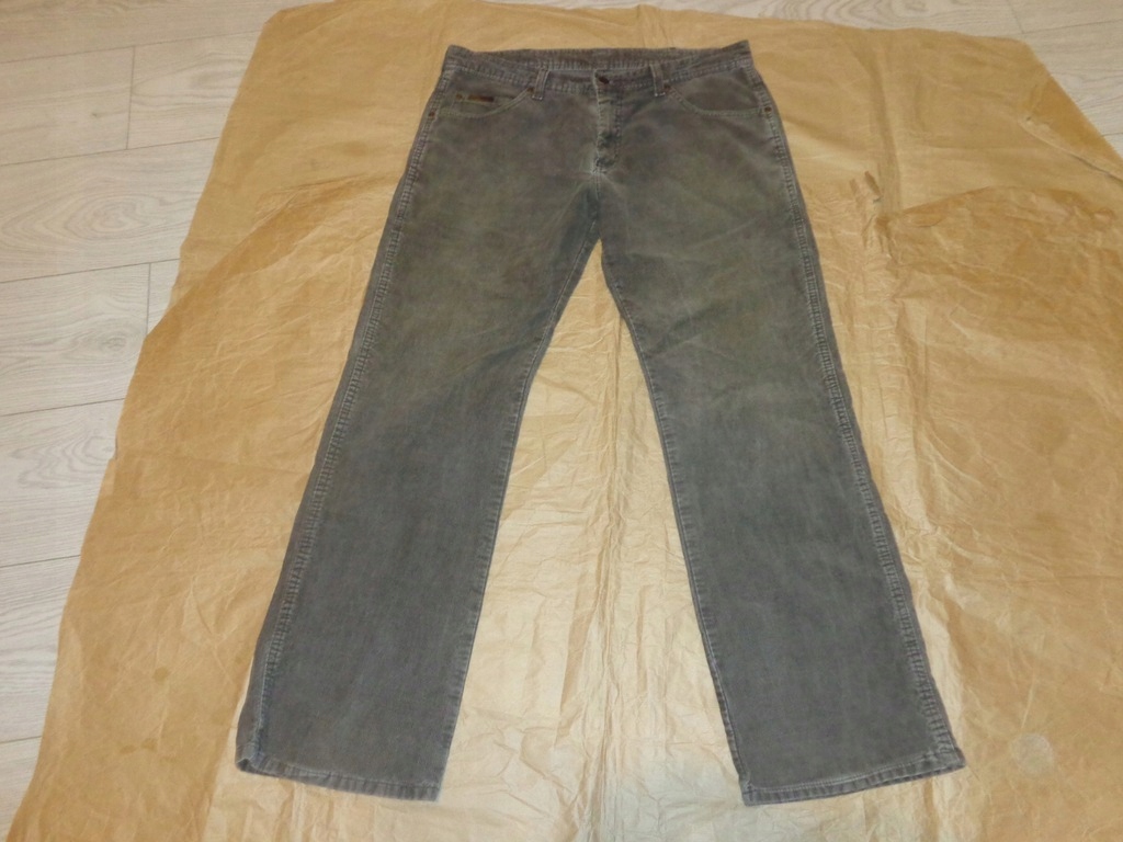 WRANGLER VINTAGE ROXBORO SZTRUKS REGULAR 32 *30/32