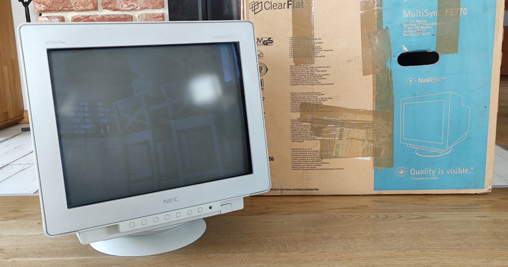 Monitor 17" CRT NEC MultiSync FE770 PUDEŁKO