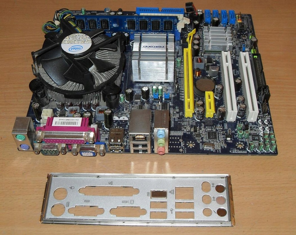 FOXCONN G31MX-K + PENTIUM D E5200 2,5 GHz + 2 GB