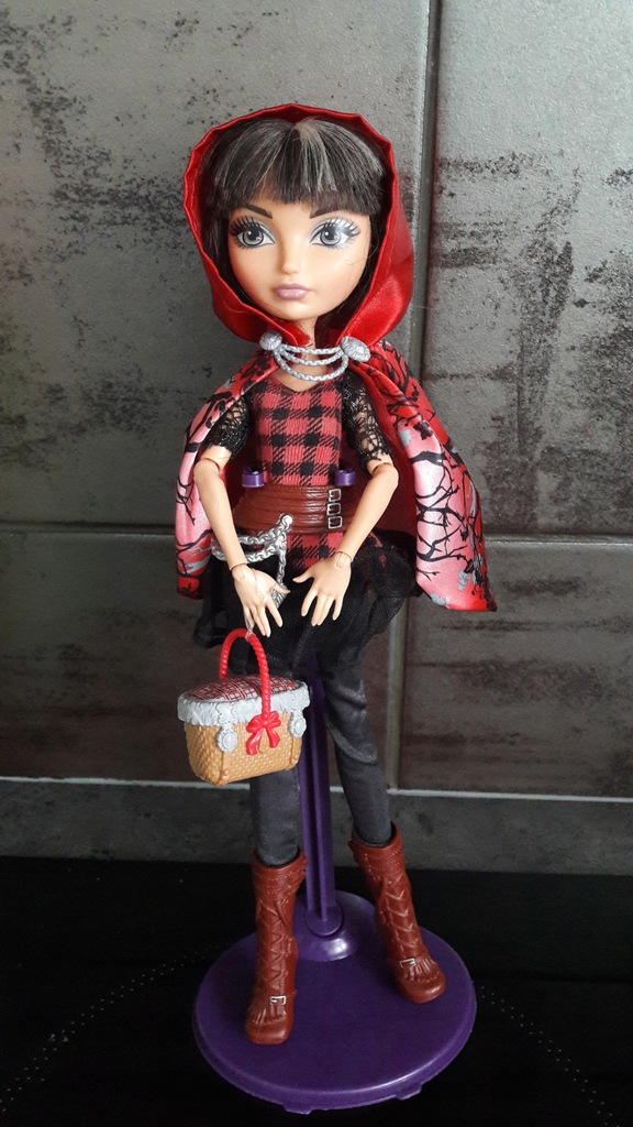 EVER AFTER HIGH LALKA Cerise Hood