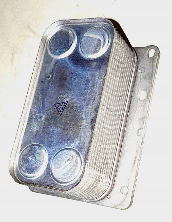 CHŁODNICA OLEJU DEUTZ 04102024