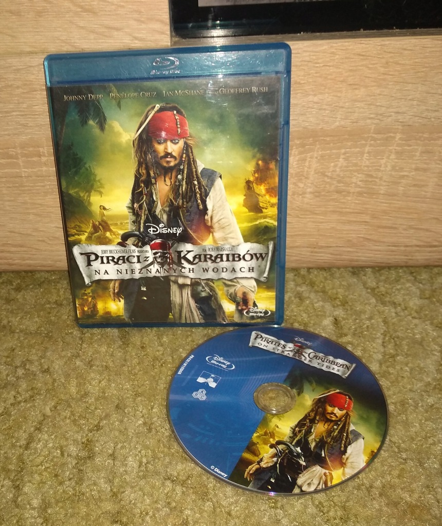 PIRACI Z KARAIBÓW NA NIEZNANYCH WODACH / IDEALNA- / BLU-RAY /LEKTOR PL