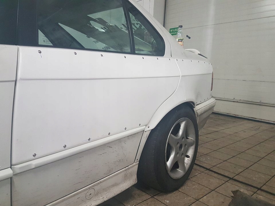 BMW E36 SEDAN Felony Komplet Body Kit Mway 8778038061 oficjalne