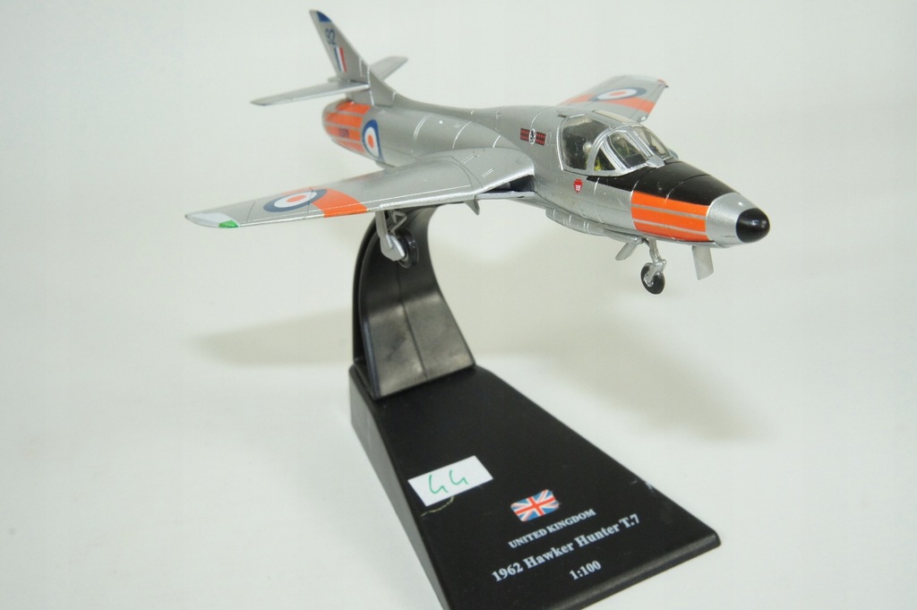 Samoloty Świata METALOWE (44) 1:100 Hawker Hunter T7