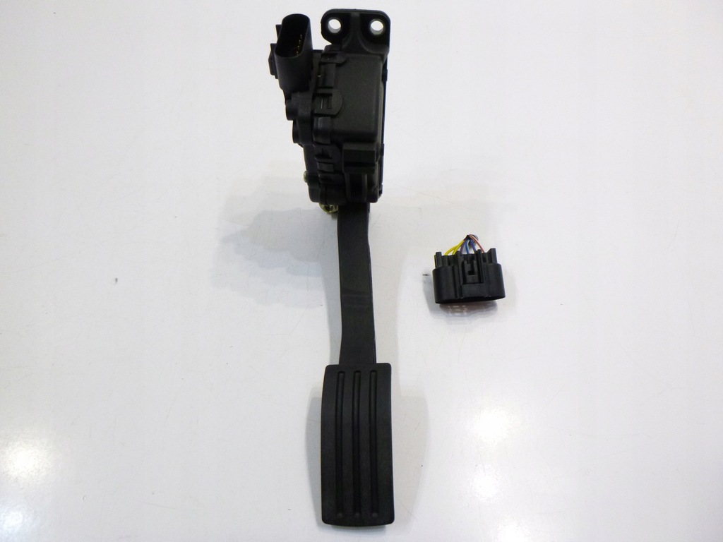 PEDAL GAZU GAZ MAZDA 2 FORD FIESTA 2S61-9F836-BA