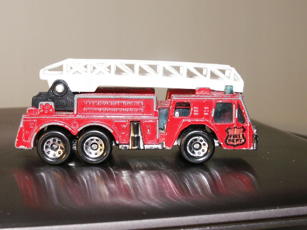 Matchbox - Fire Engine - Hot Wheels Layin Lowrider