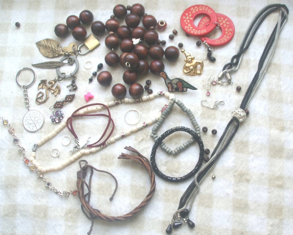 Stara biżuteria bransoletki broszki wisiorki