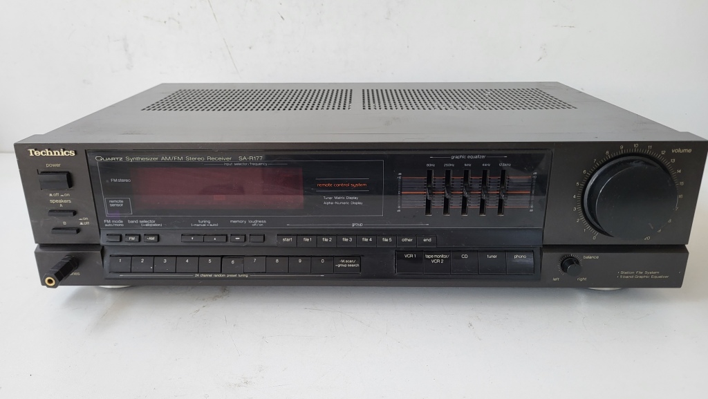 WZMACNIACZ TECHNICS SA-R177 250W CZARNY STAN DOBRY GWR