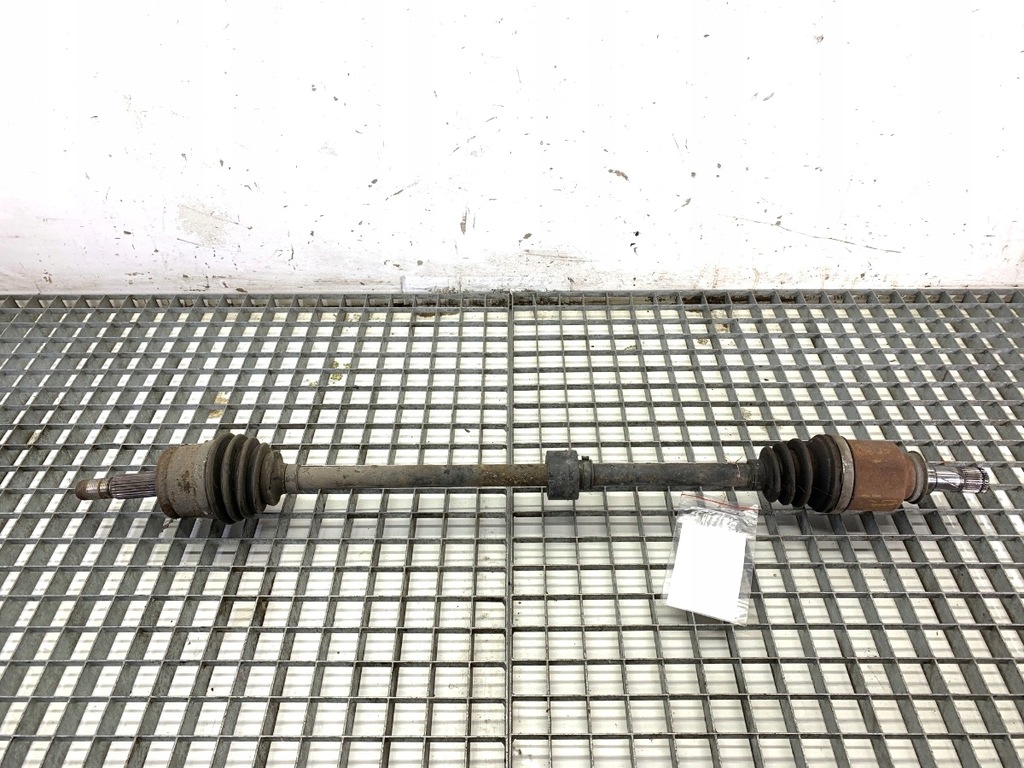 PÓŁOŚ PRAWY PRZÓD MITSUBISHI COLT VI 1.3 95KM 02-12 PRZEGUB