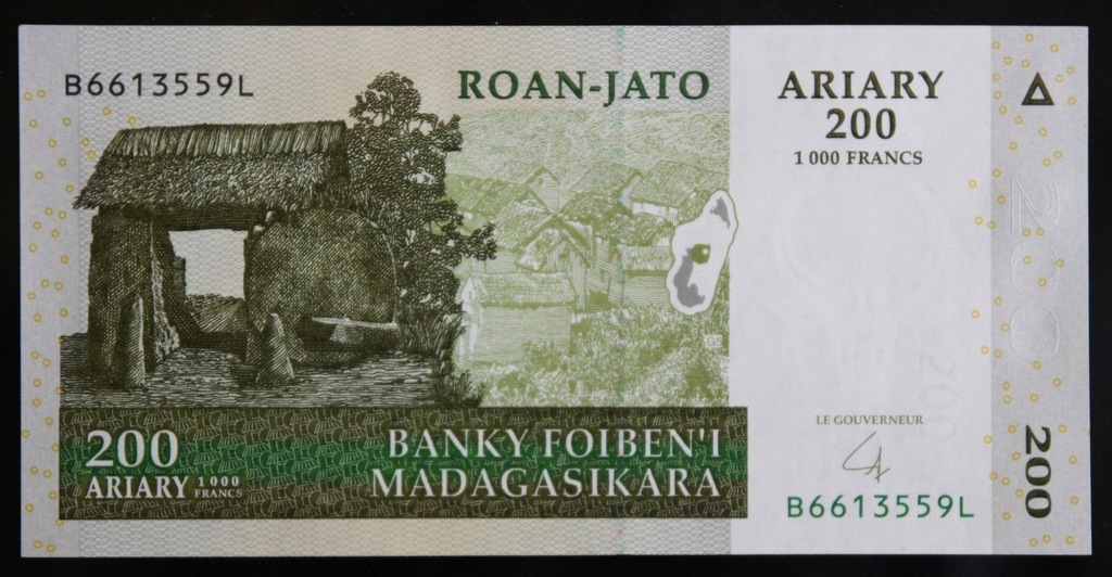 MADAGASKAR 200 ARIARY (1000 FRANCS) 2004 UNC