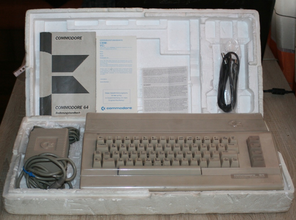 COMMODORE C64 - JAK NOWY FULL ZESTAW PLOMBA BOX!!! - 10813122867 ...