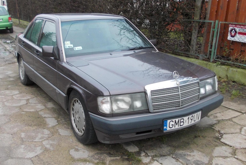 Mercedes-Benz W201 (190)E  SPORTLINE 90 KW GAZ