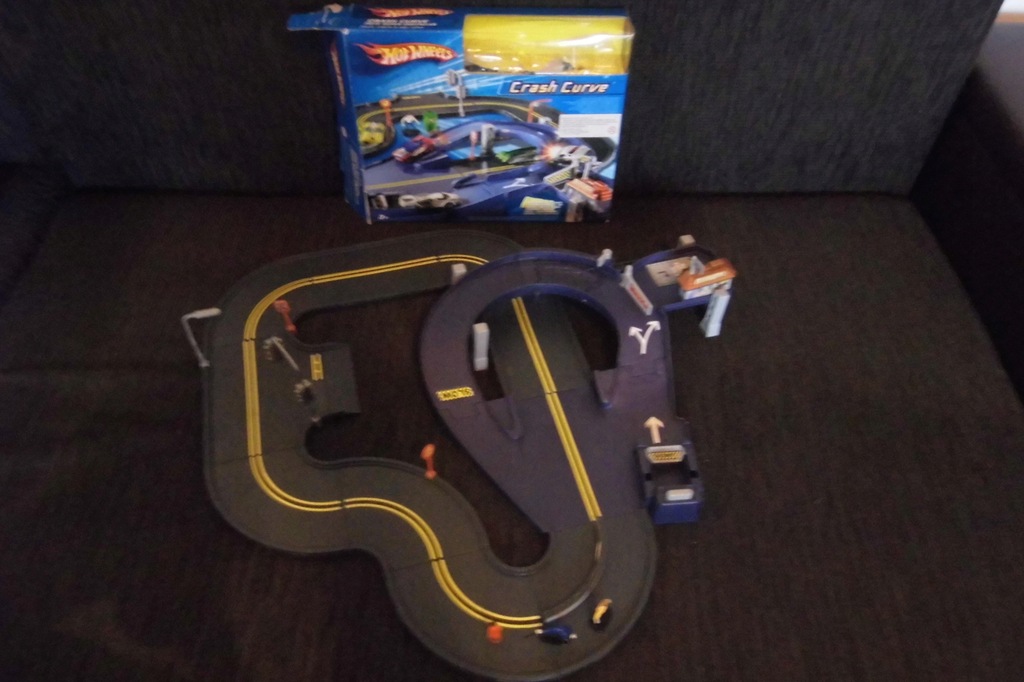 Hot wheels crash curve 2025