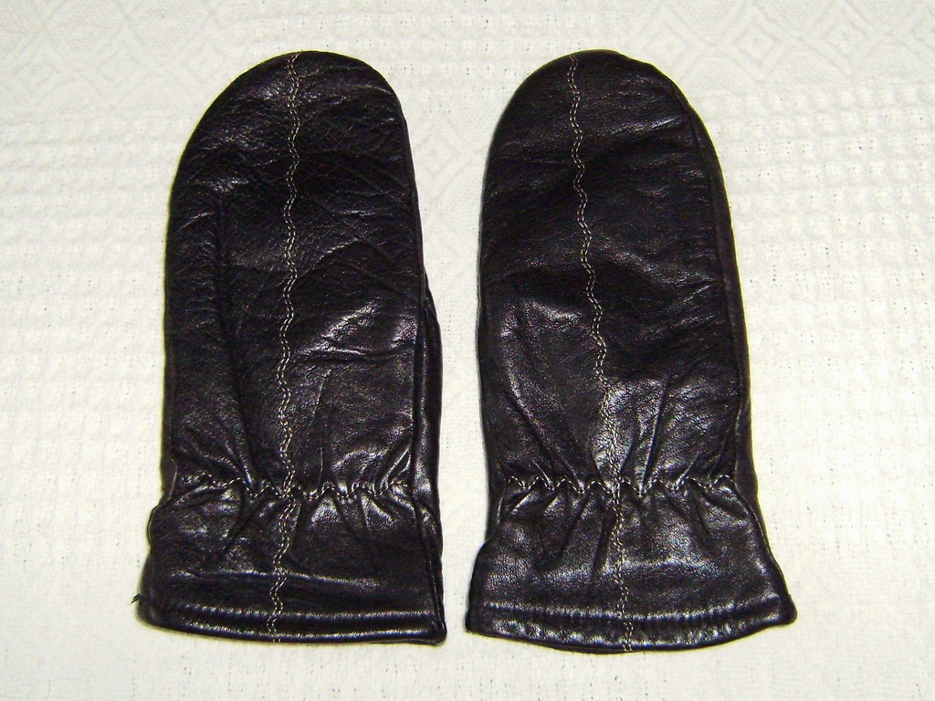 Rękawiczki damskie 19 czarne skórzane zimowe