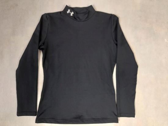 UNDER ARMOUR * COLDGEAR * FITTED * LONG SLEEVE *YL